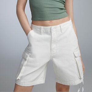 White denim cargo pockets loose short jorts NWT